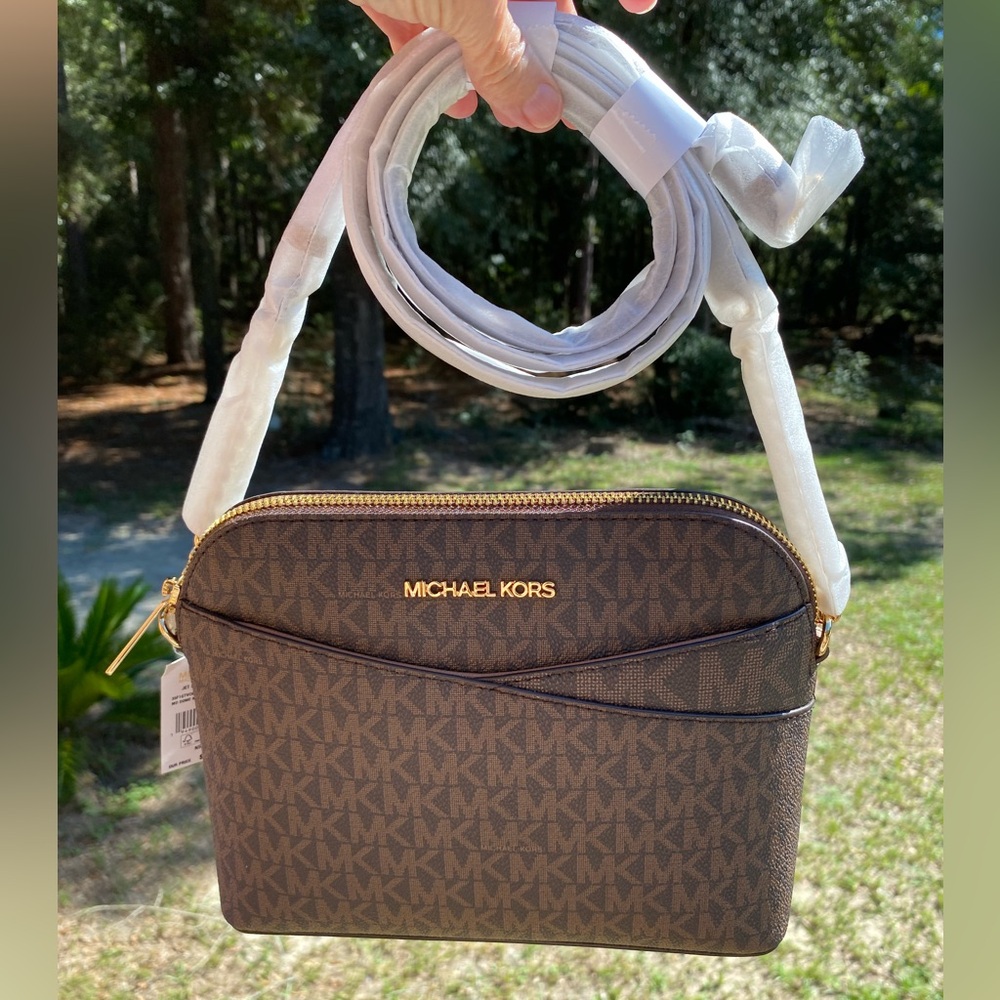 Michael Kors Jet set travel med dome crossbody